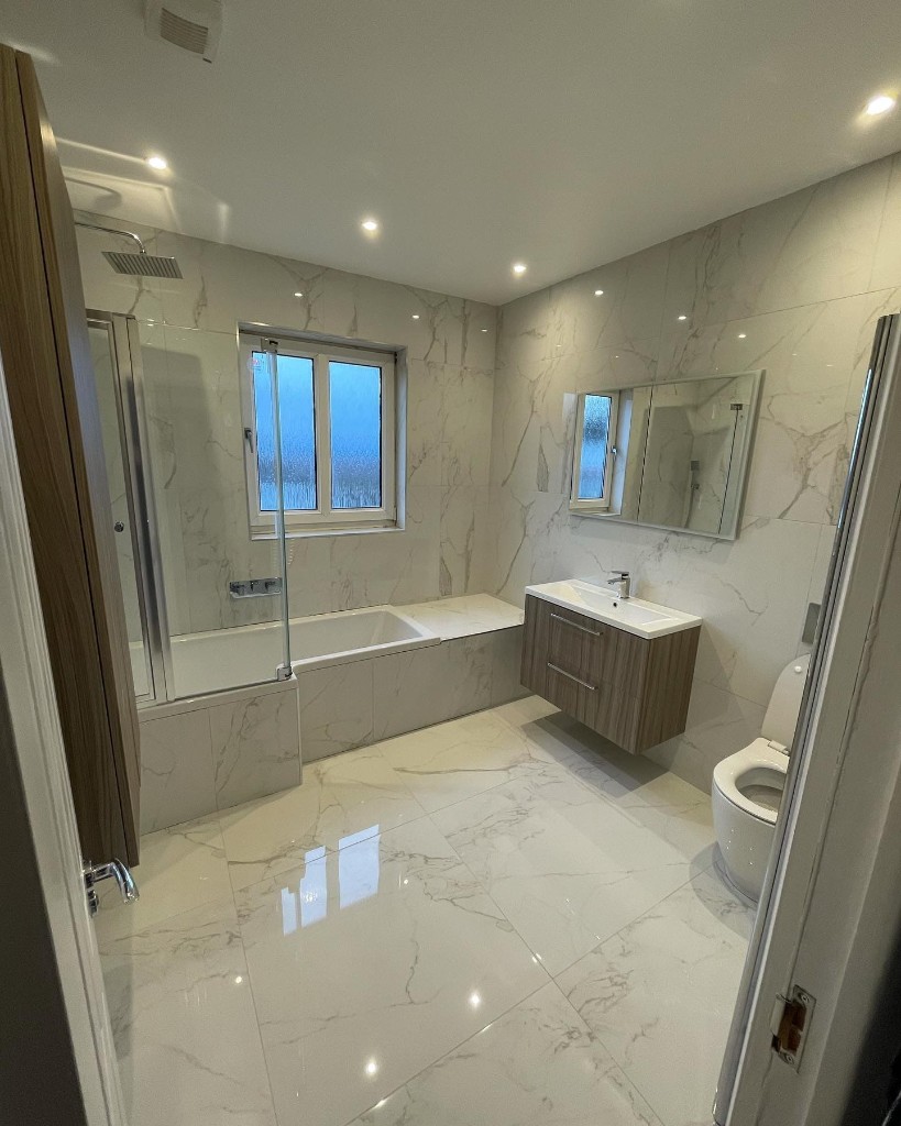 Bathrooms & Kitchens
